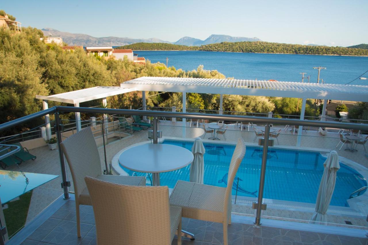 Oasis Hotel Perigiali Exterior photo