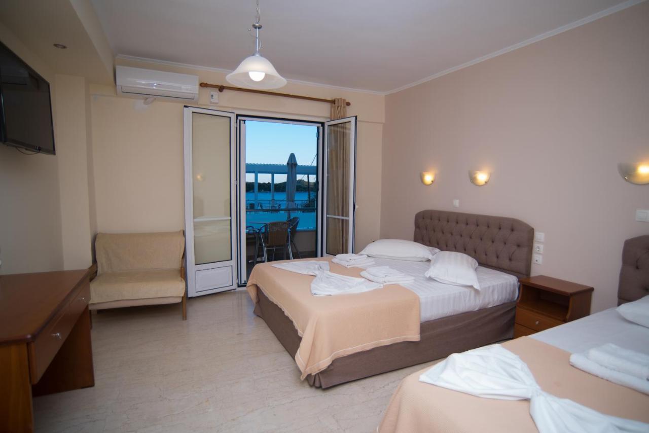 Oasis Hotel Perigiali Exterior photo