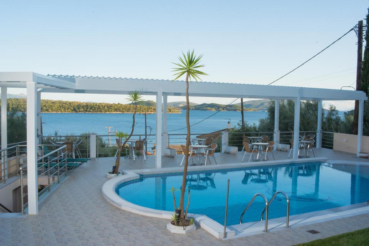 Oasis Hotel Perigiali Exterior photo